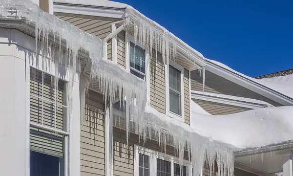 Protecting your roof from snow and ice damage
