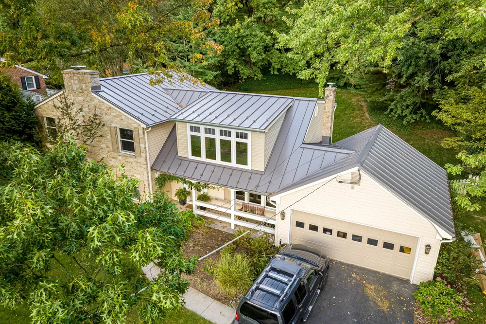 Stone & siding modern remodel, photo 2
