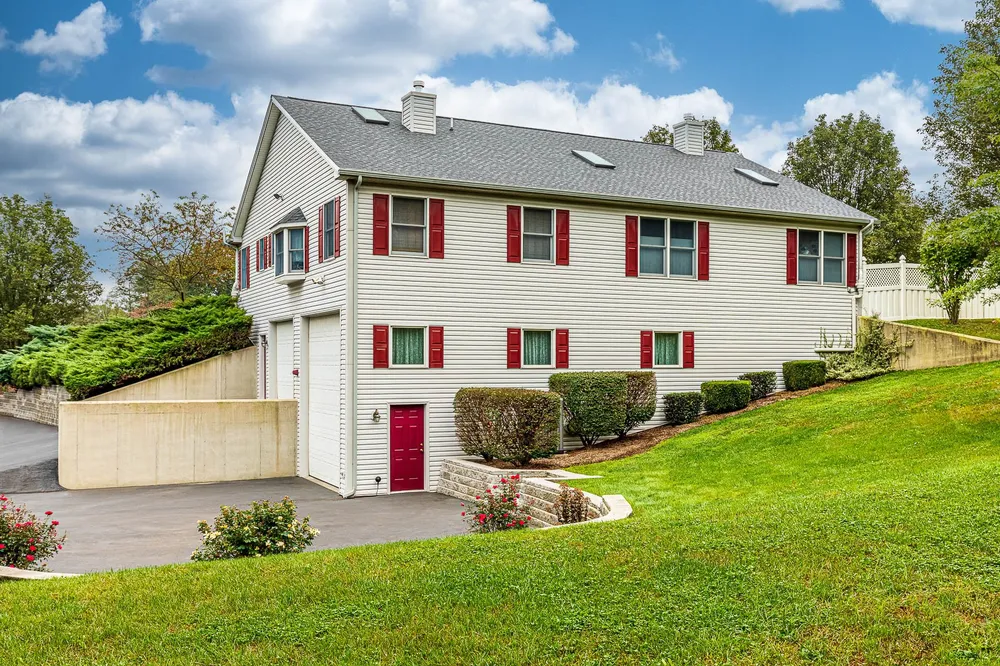 Pewter-gray architectural shingle roof, photo 4