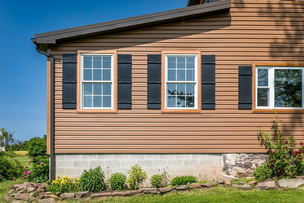 Bronze ABM panel roof & Mastic siding, photo 4