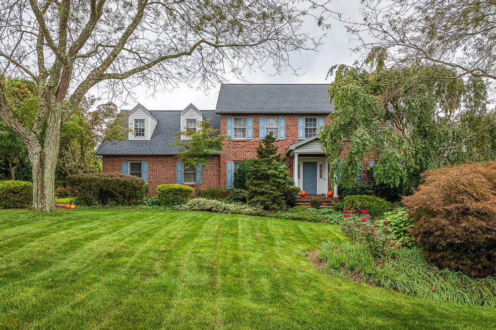 Charcoal architectural shingle roof, photo 5
