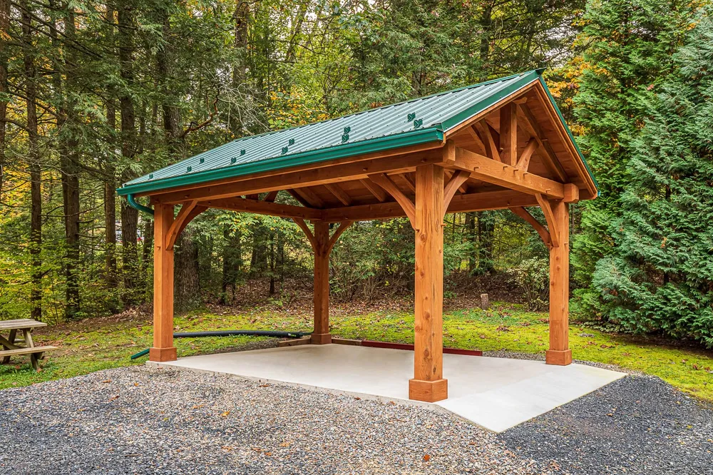 Evergreen metal roof, photo 2