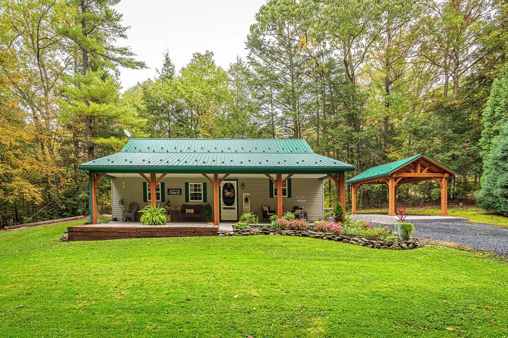 Evergreen metal roof, photo 4