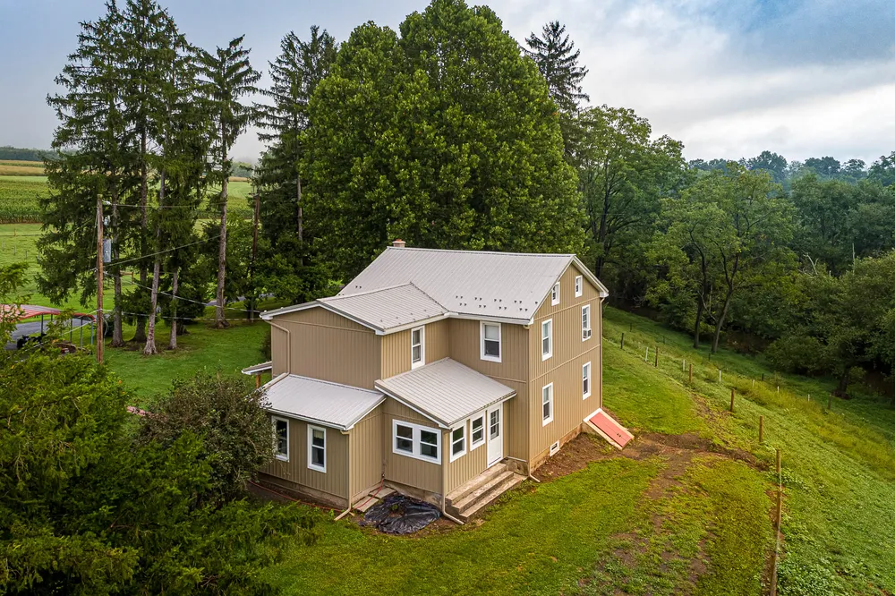 Full lap-siding makeover, photo 1