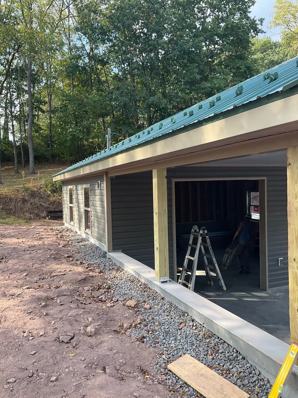 Detached Garage Construction with Vinyl Siding and Metal Roof, Lykens, PA, photo 8