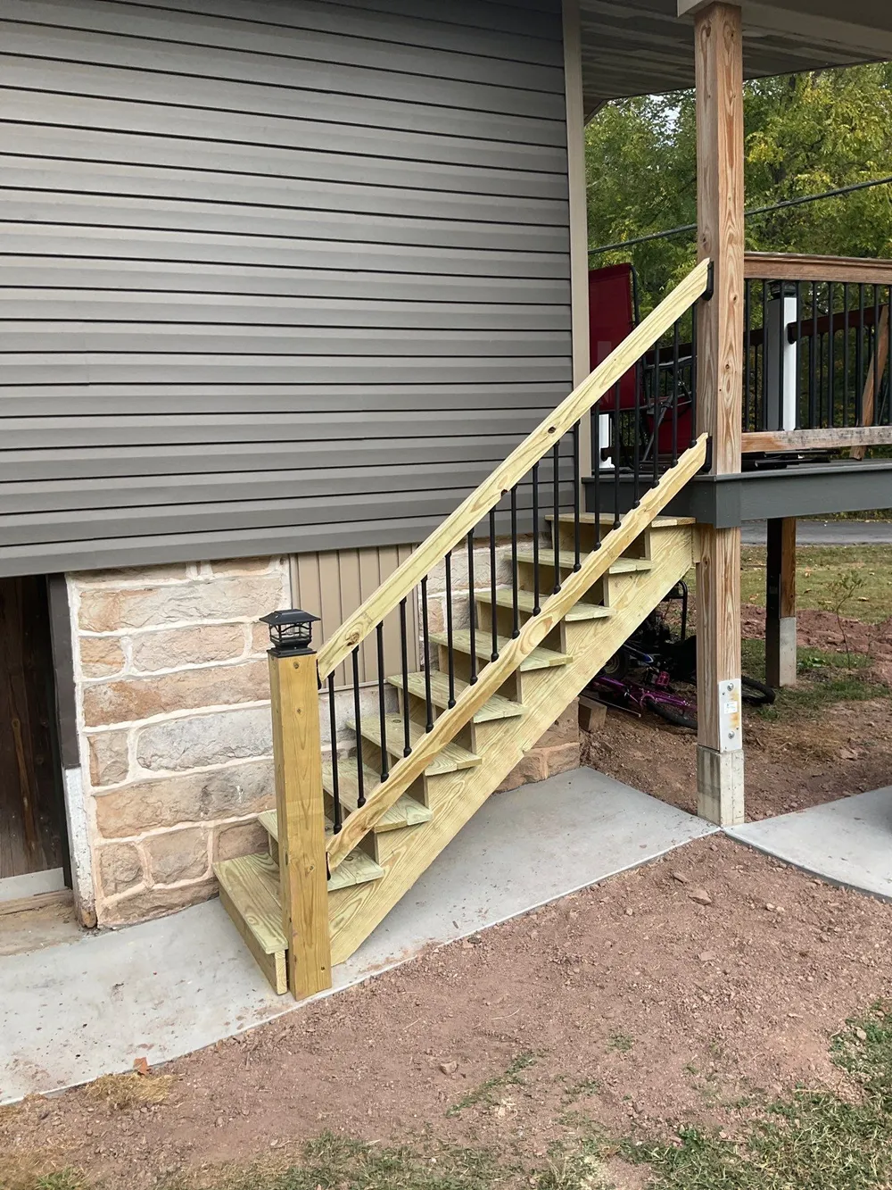 Detached Garage Construction with Vinyl Siding and Metal Roof, Lykens, PA, photo 7